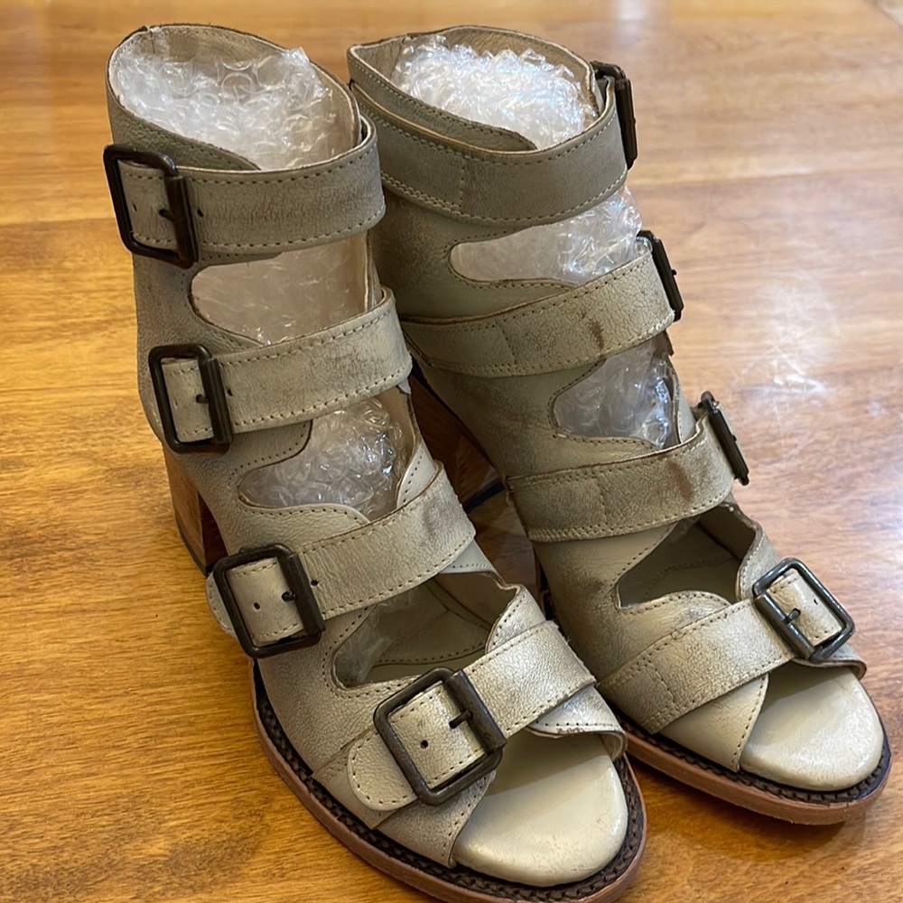Freebird by Steven Sandals NWOT